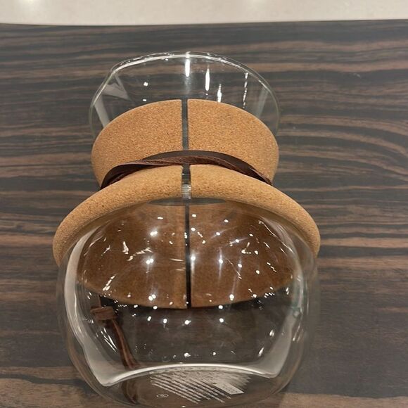 Bodum pour over, 3 cup glass, use paper filters, great for travel, hot coffee. - Picture 4 of 6